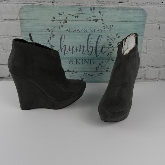🆕 Michael Antonio Cane Grey Suede Wedge Bootie - Picture 10 of 10
